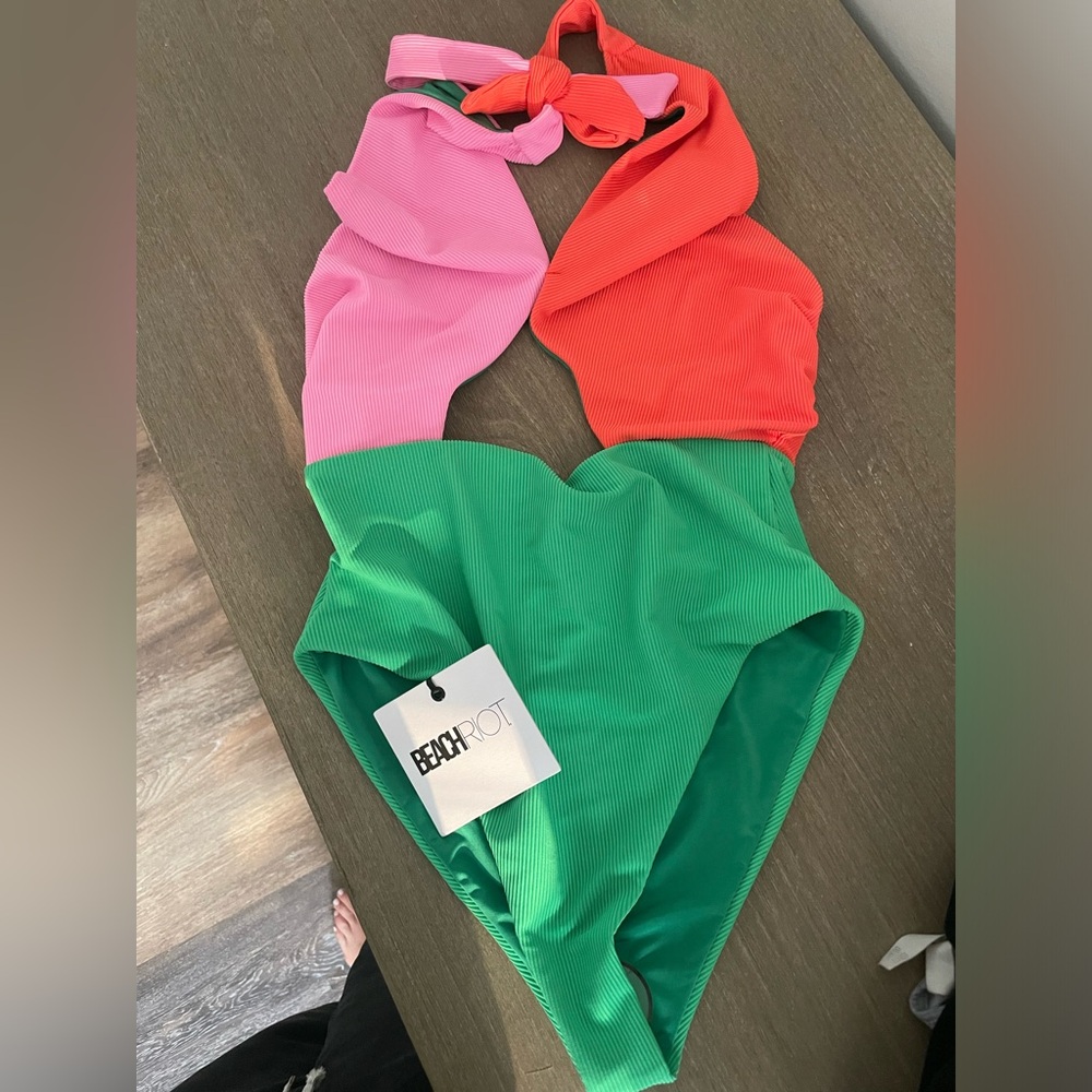 Beach Riot Jessica one piece coral beach colorblock